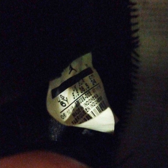 Used Jordans - Picture 2 of 4